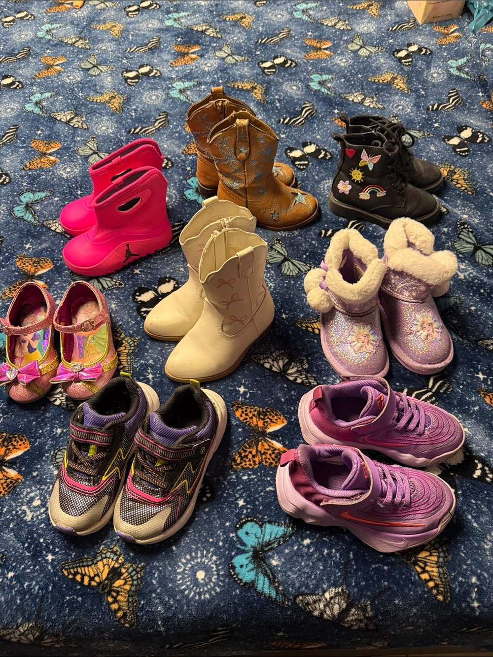 Lot of toddler shoes